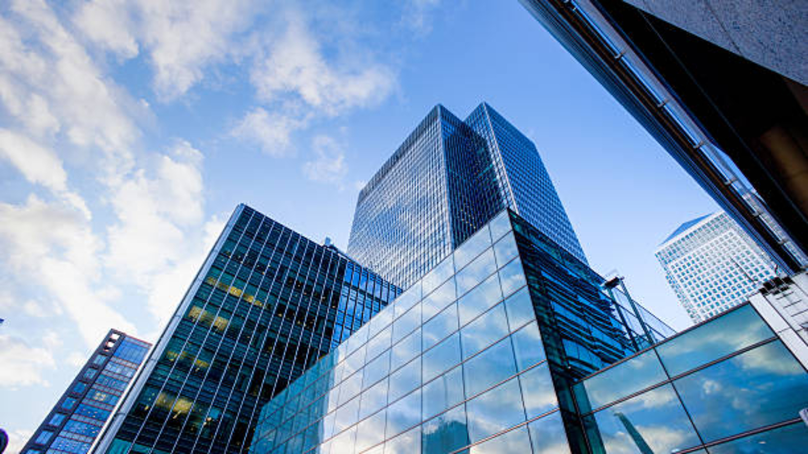 London office skyscrapper  buildingBusiness office building in London, EnglandBusiness office building in London, England, UKBusiness office building in London, England: SONY A7, lens Canon 17-40 L.